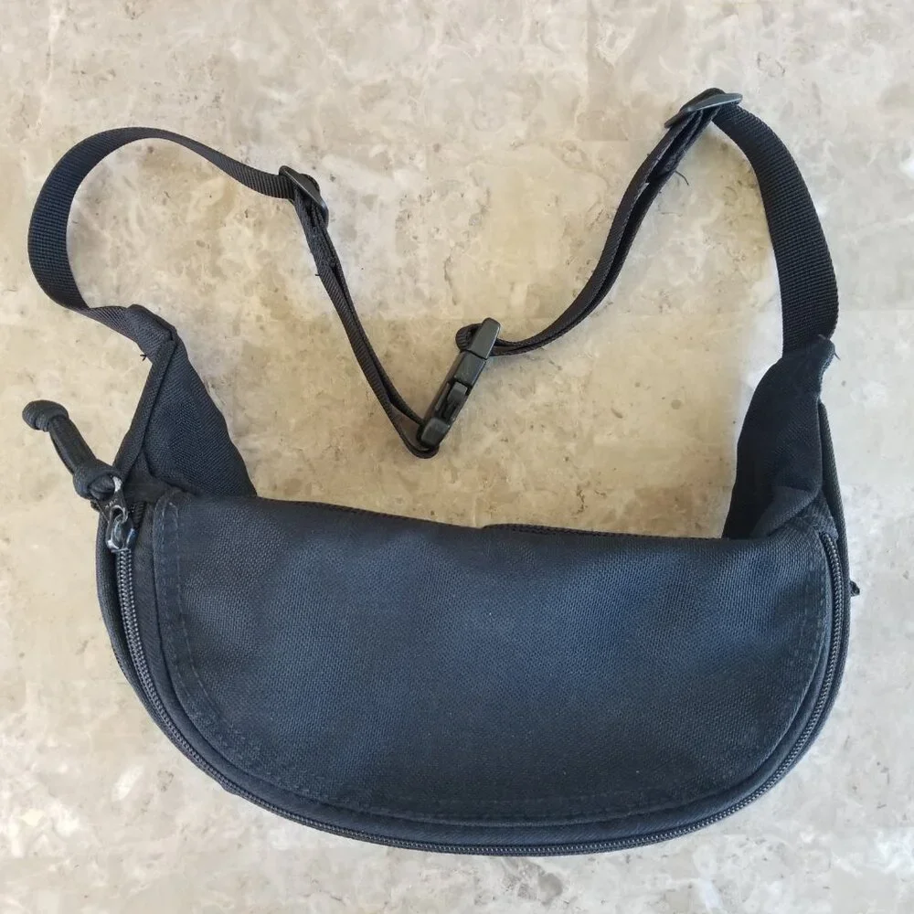 🎉HP🎉 Eddie Bauer Black Waist Pack / Fanny Pack - Picture 2 of 7
